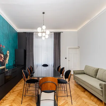 Wawel - Old Town מלון דירות 4*