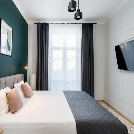 Wawel - Old Town מלון דירות 4*