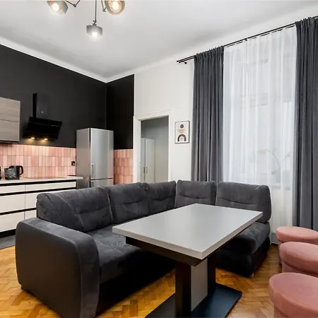 Wawel - Old Town מלון דירות 4*