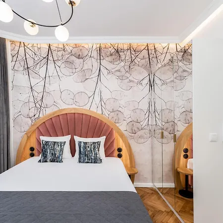 Aparthotel Wawel - Old Town 4*