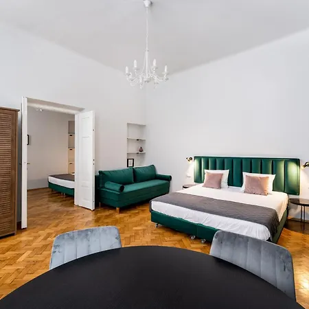 מלון דירות Wawel - Old Town 3*